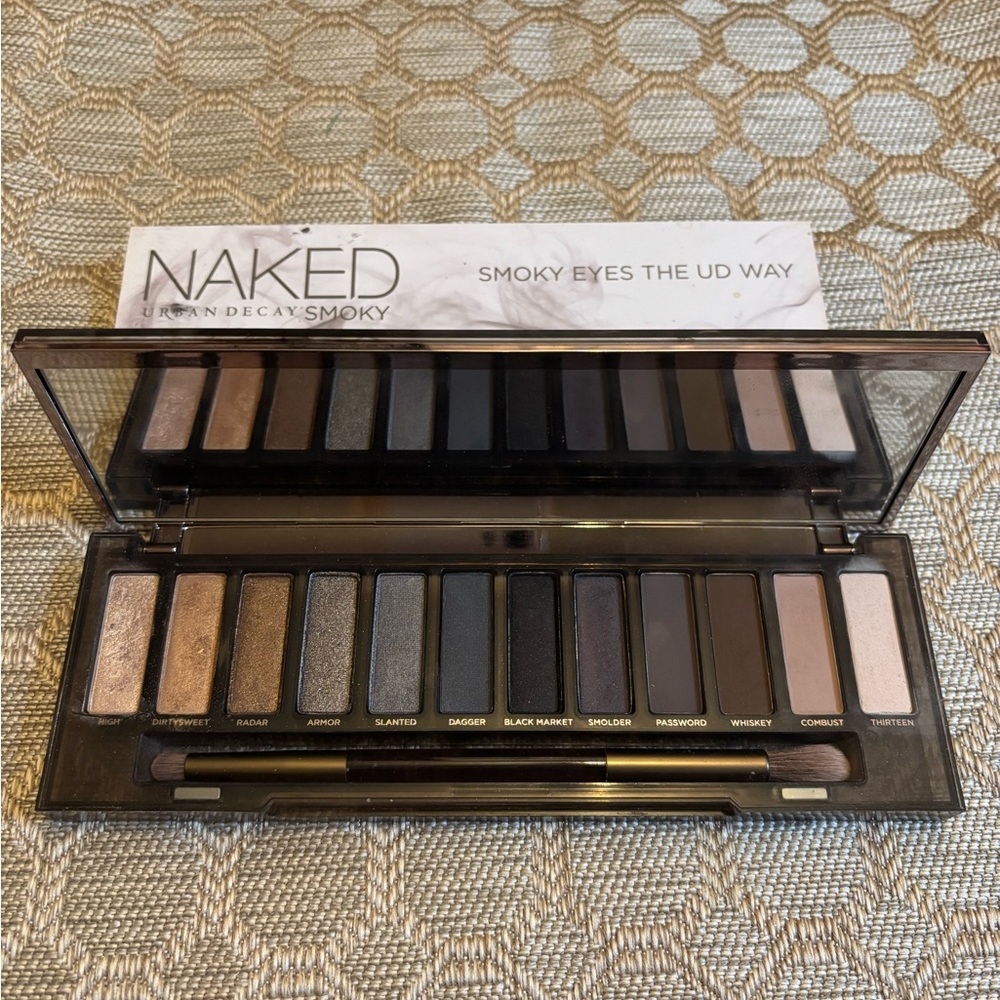 Urban Decay Eyeshadow Palette - Picture 4 of 4